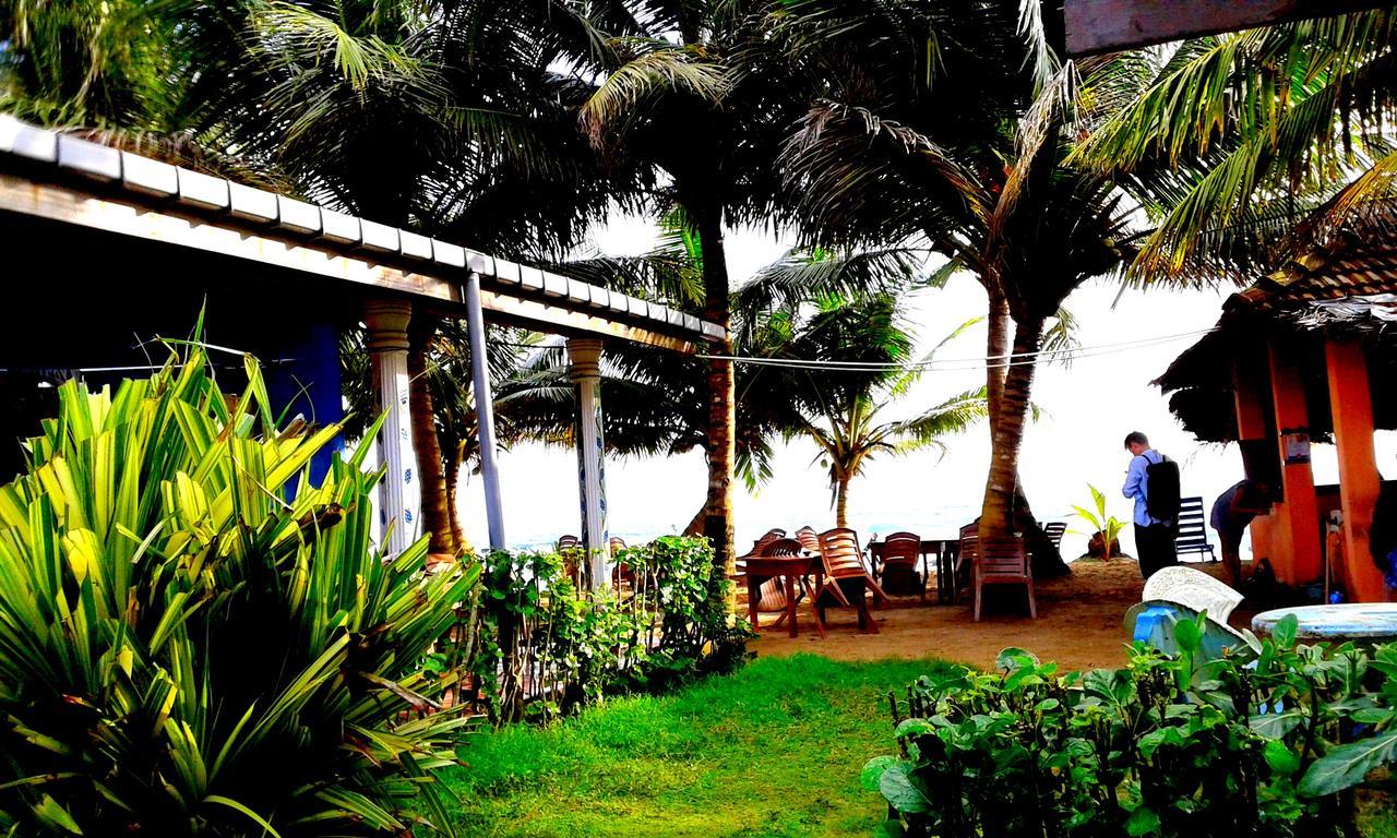 Ram'S Surfing Beach,Midigama Midigama East Exterior foto